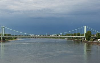 Die Mülheimer Brücke, ein Porträt (Foto: via Wikimedia)
