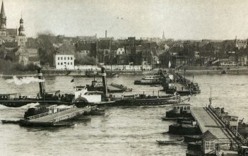 Die Mülheimer Schiffbrücke, 1888 (Foto: via Wikimedia)