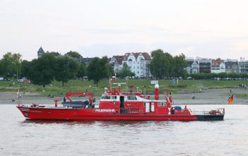 Das Feuerlöschboot 2 der Düsseldorfer Wache