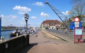 Ruhrort - die Hafenpromenade